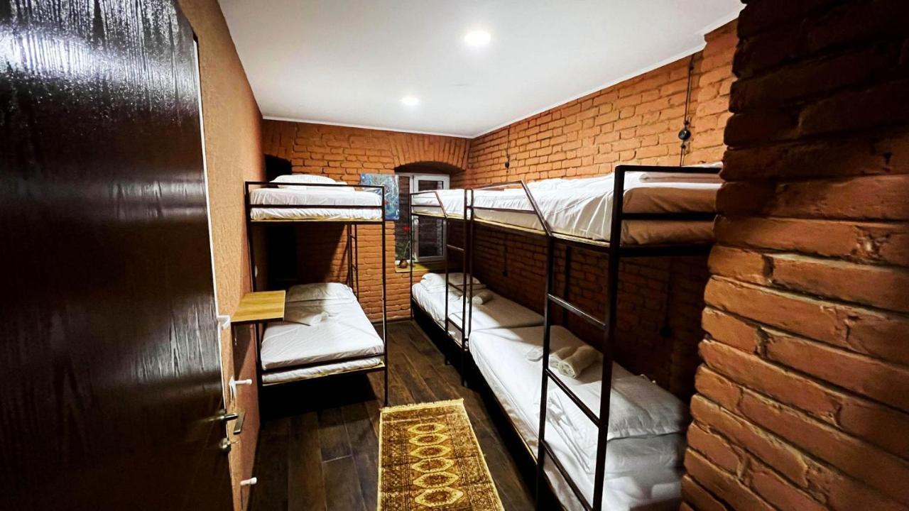 Hostel Pirosmani 트빌리시 외부 사진