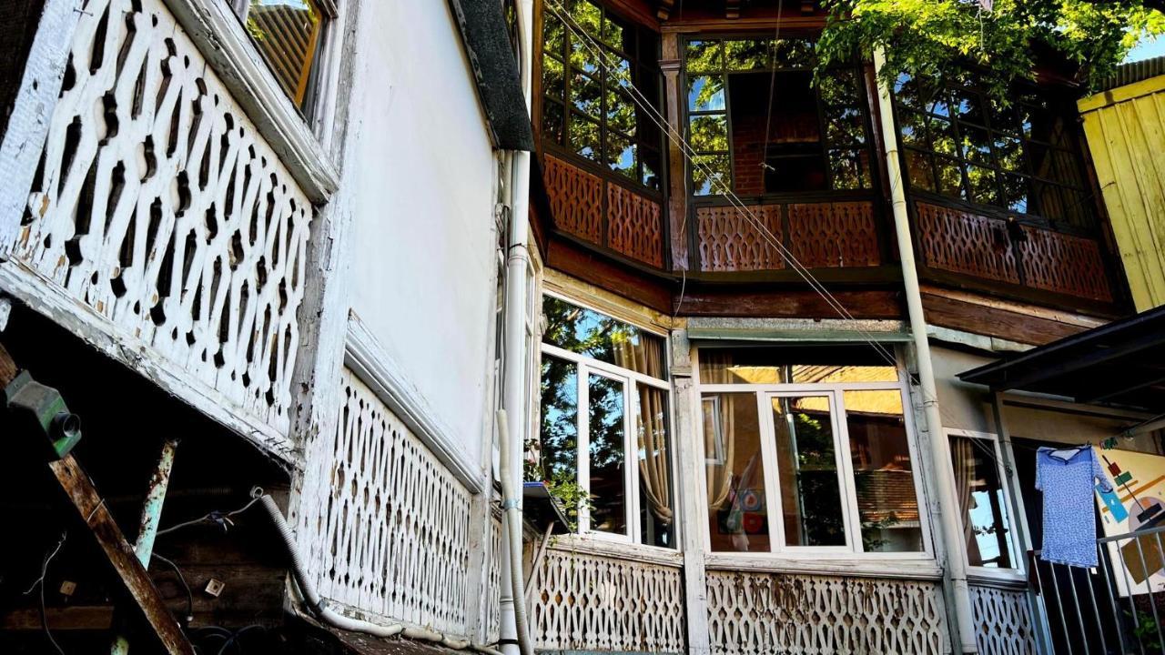 Hostel Pirosmani 트빌리시 외부 사진
