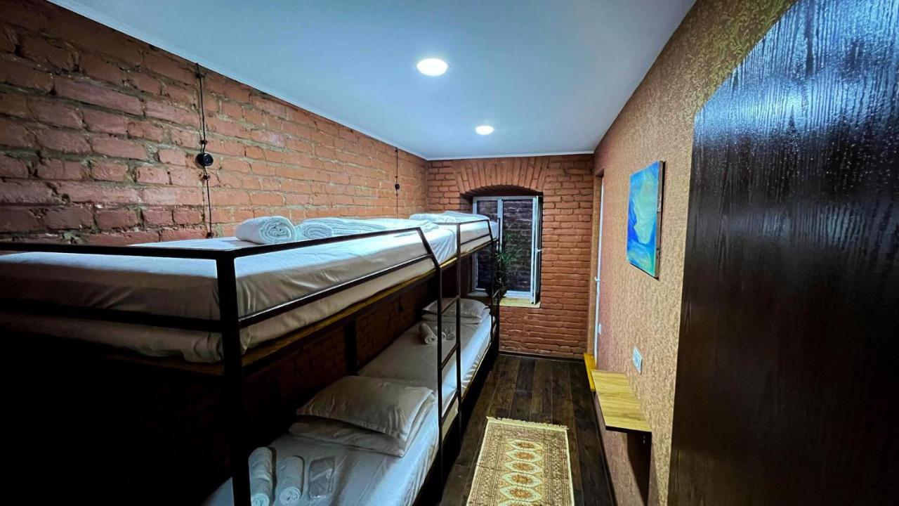 Hostel Pirosmani 트빌리시 외부 사진